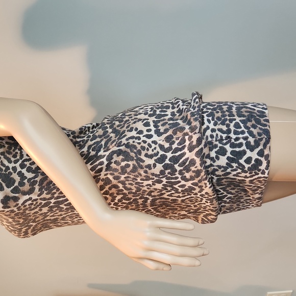 Julie's Closet | Leopard Mini Dress - Picture 9 of 10